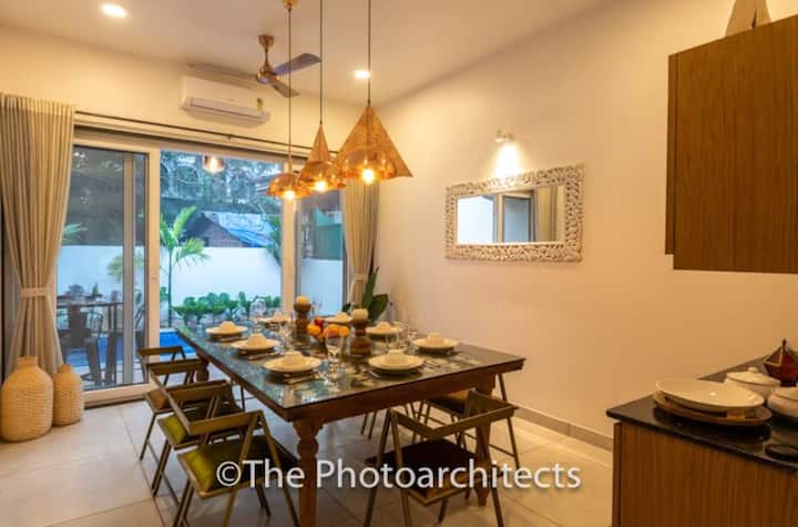 Dining area image 2