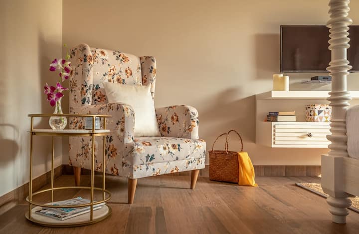 Living room image 2