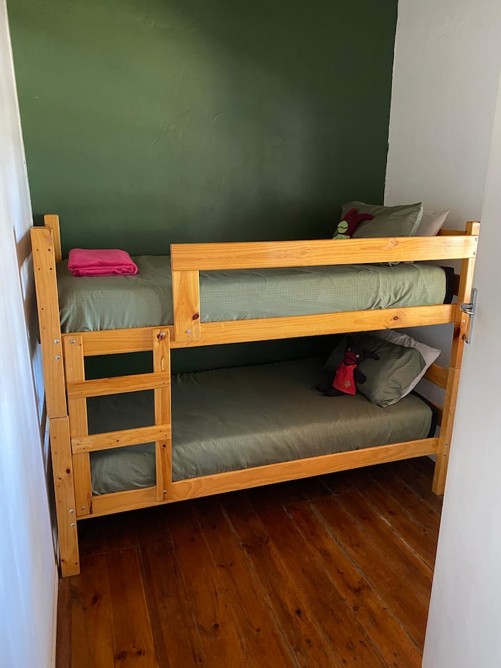 Schlafzimmer 2