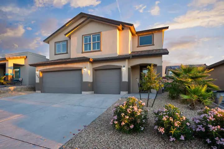 5br Mountain Retreat | Pool, Hot Tub & Hiking - El Paso, TX