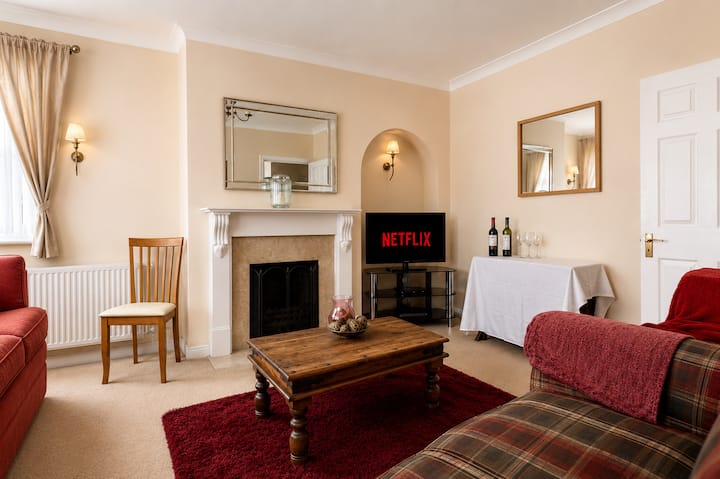 New! 6 Bed House | Wimbledon | 8 Beds | Parking - Epsom