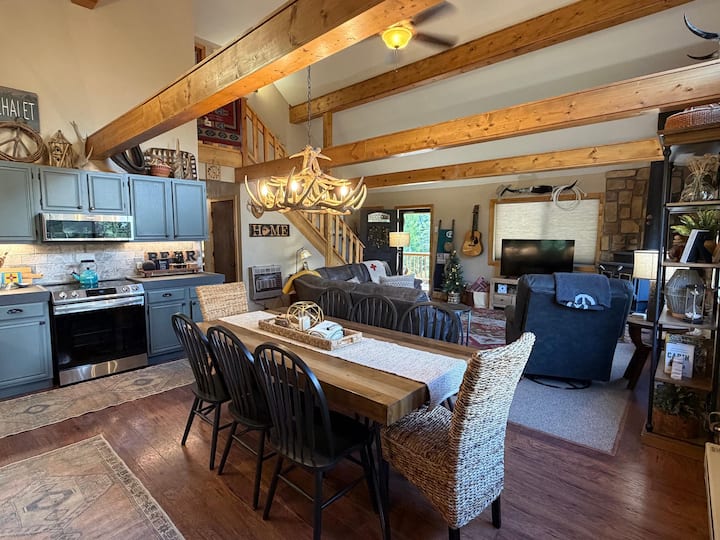 Black Diamond Chalet - Taos Ski Valley, NM
