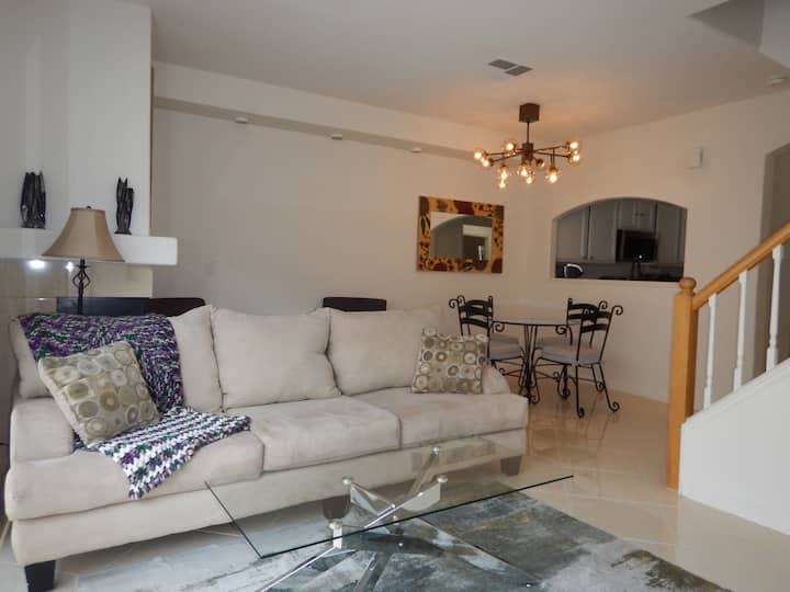 Green Valley Retreat With Patio & 2 Car Garage - Henderson