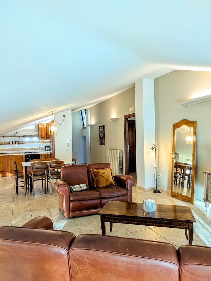 The Vintage Attic - Gargano