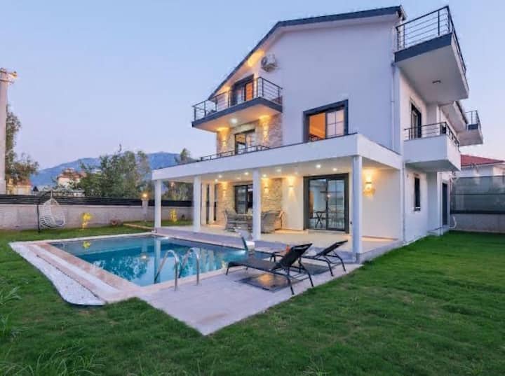 2+1 Veya 4+1 Villa Villa Mevcuttur - Fethiye