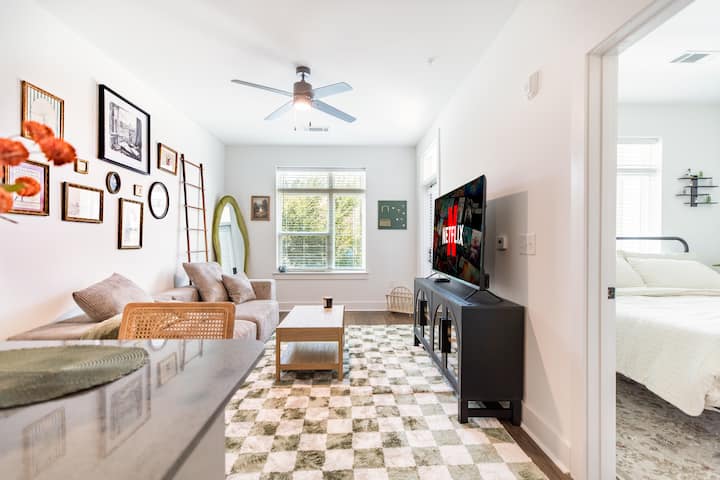 Heart Of Noda | King Bed | Free Parking - Charlotte, NC