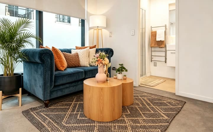 Serviced Apartment With Pool And Gym - Auckland