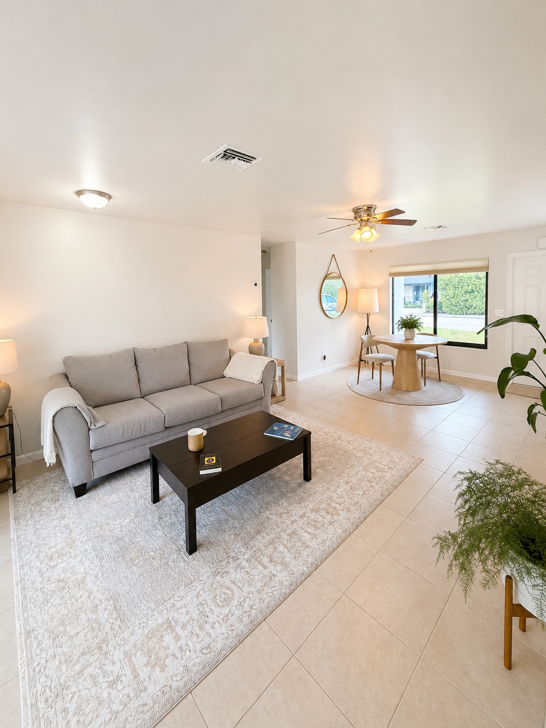 Living room image 1
