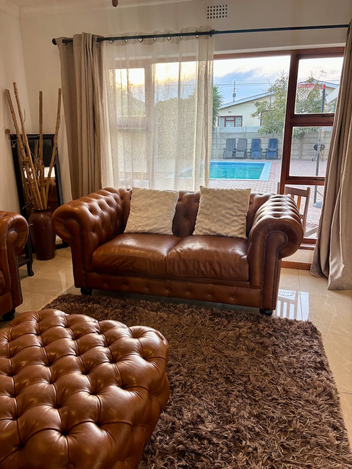 Work Or Play At Spacious Edison's Retreat, Strand - Somerset West