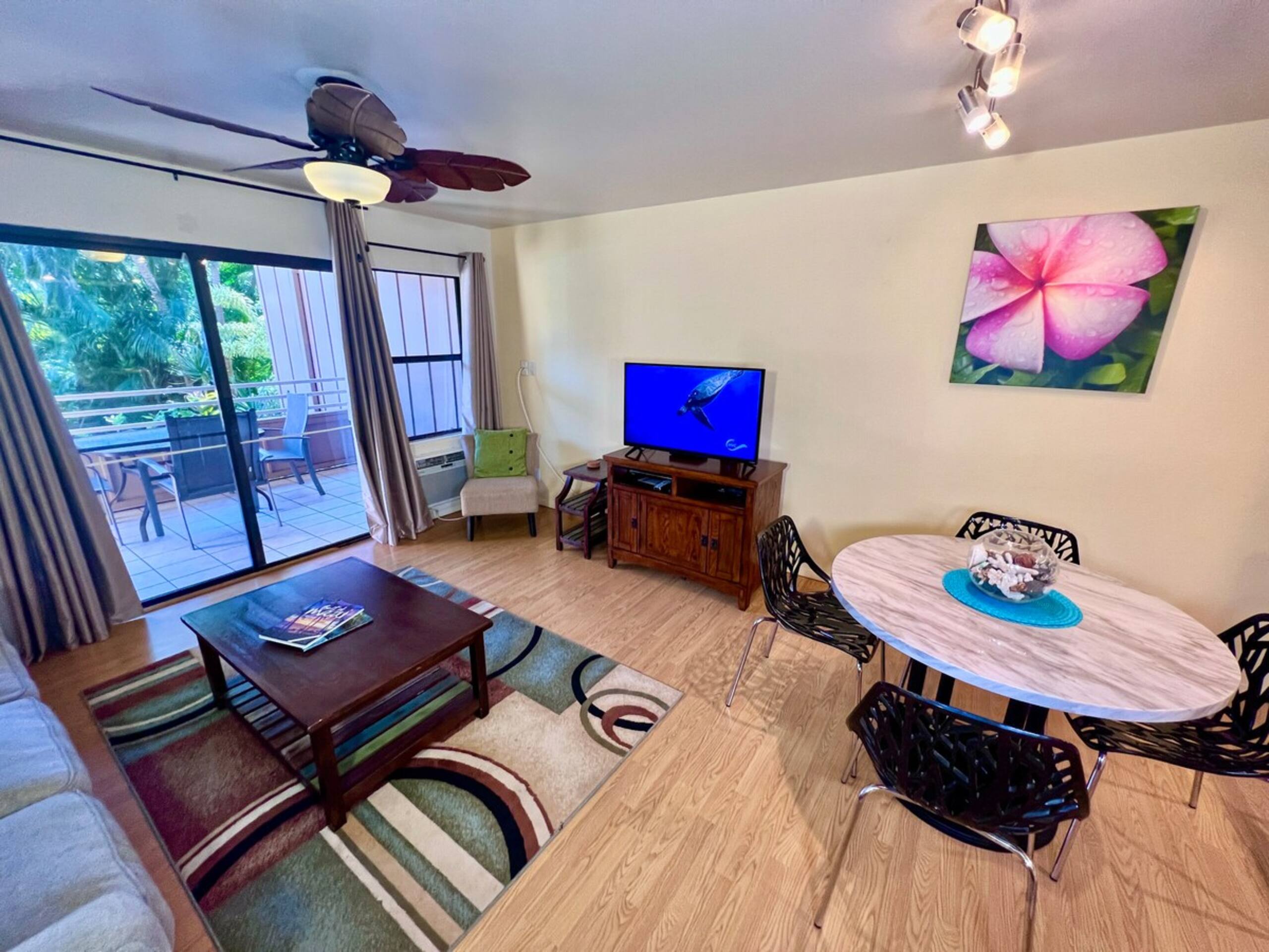 Great condo steps away from beach - Photo 10