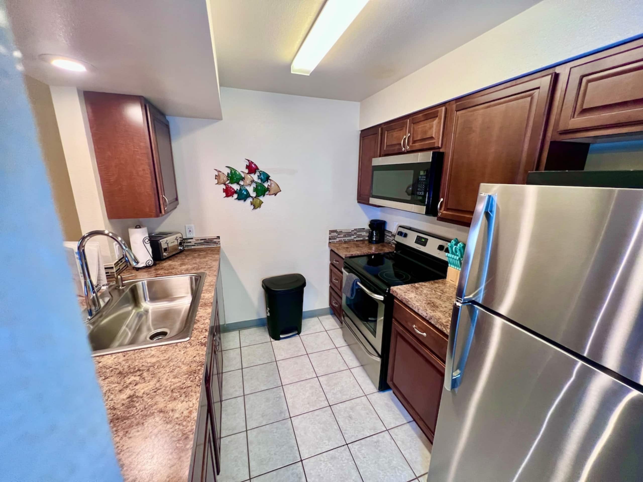Great condo steps away from beach - Photo 11