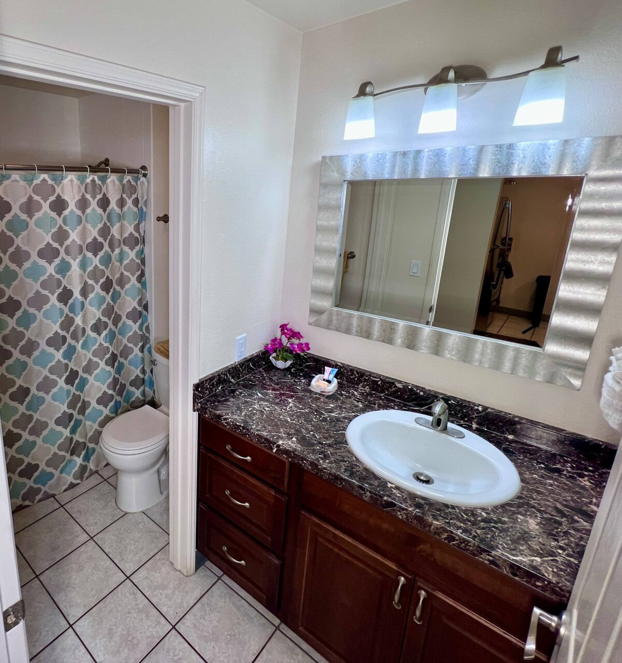 Great condo steps away from beach - Photo 28