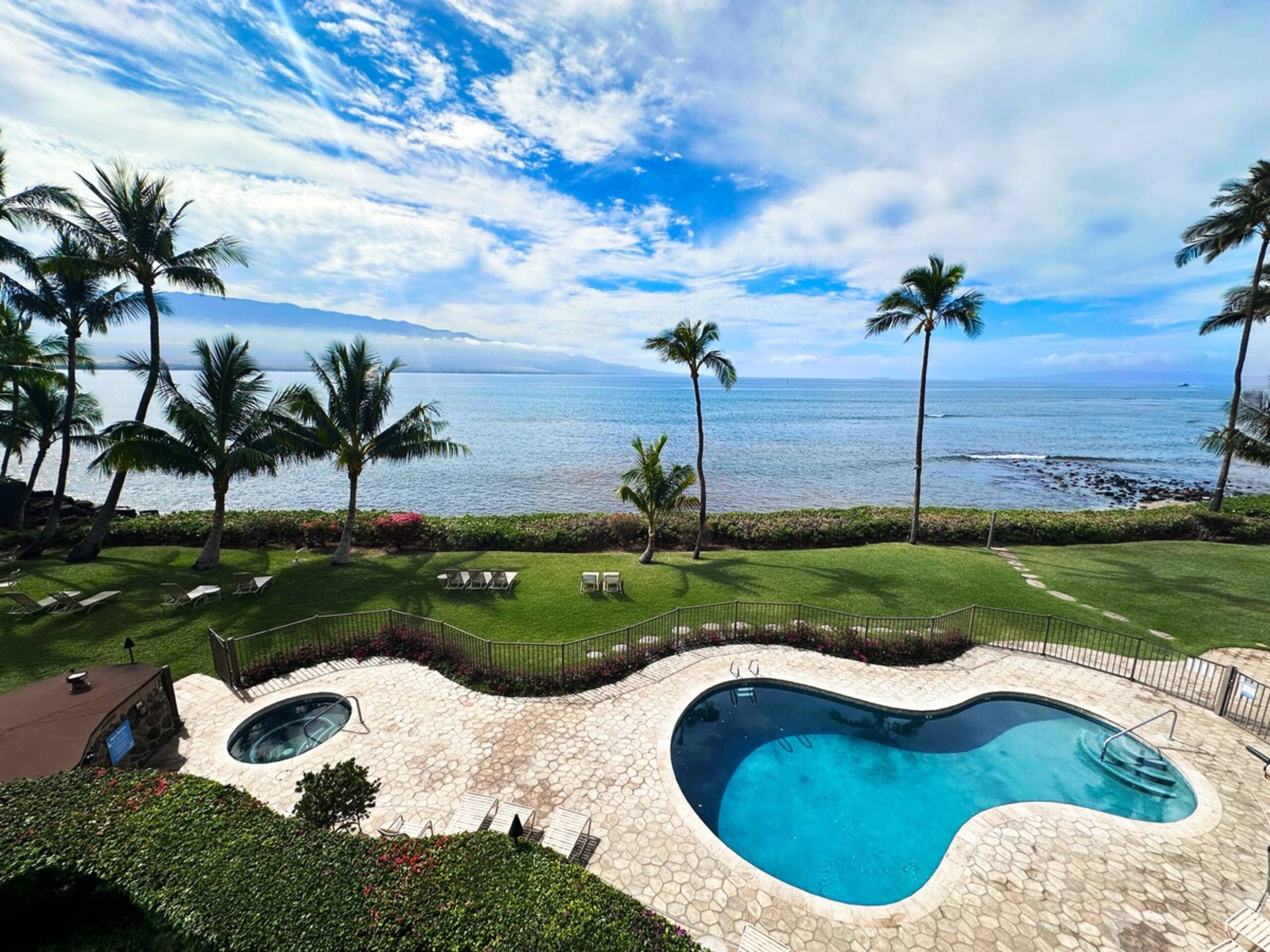 Breathtaking, FRONT ROW seat to the azure Pacific - Photo 29
