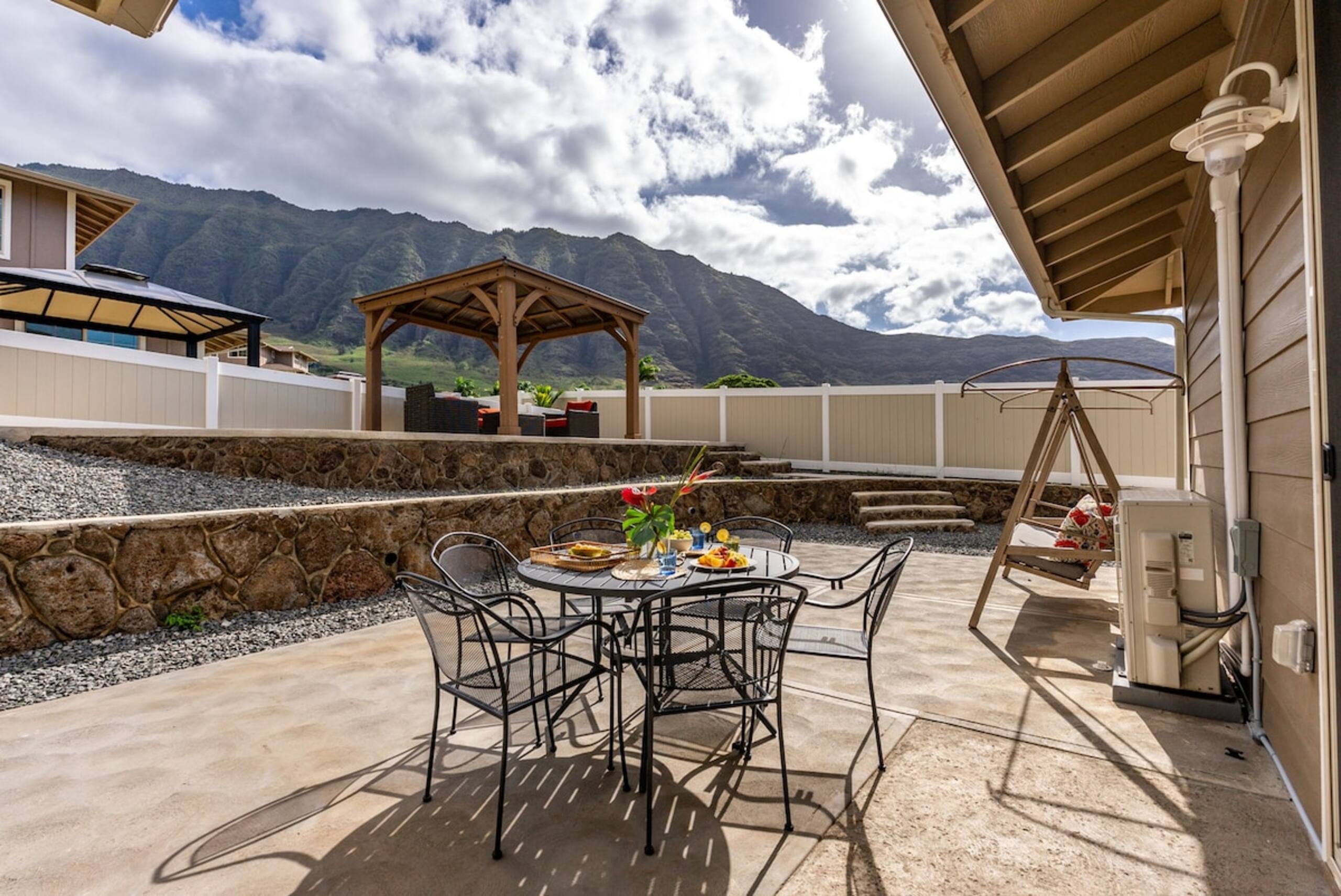 Makaha Villa by AvantStay, Mountain + Ocean Views - Photo 8