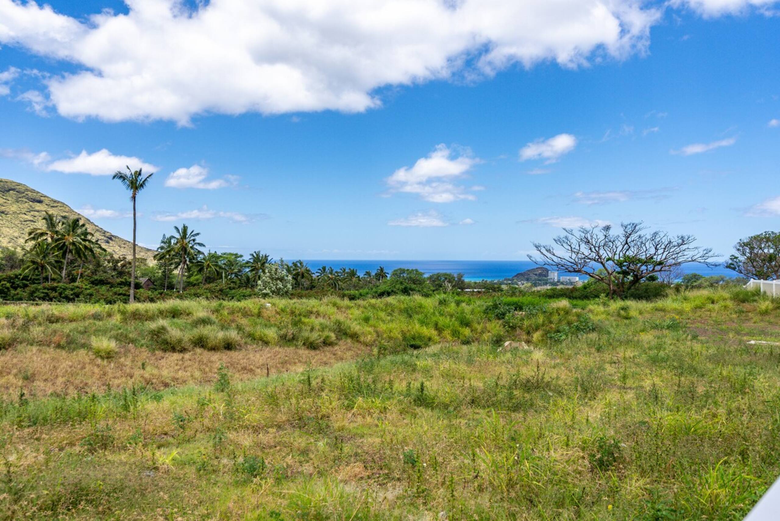 Makaha Villa by AvantStay, Mountain + Ocean Views - Photo 36