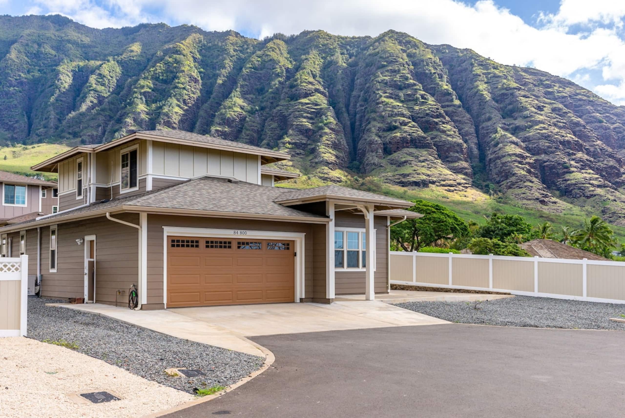 Makaha Villa by AvantStay, Mountain + Ocean Views - Photo 47