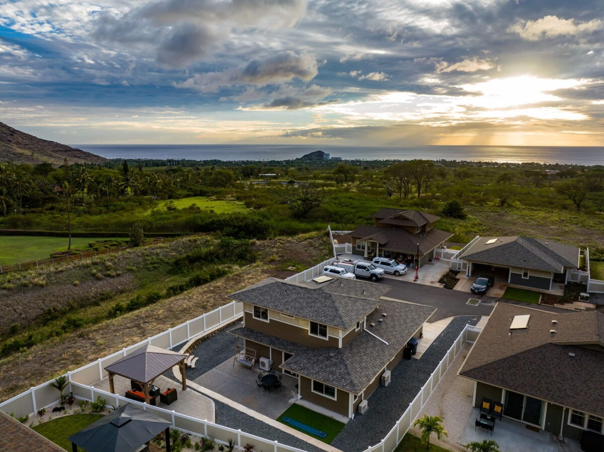 Makaha Villa by AvantStay, Mountain + Ocean Views - Photo 52