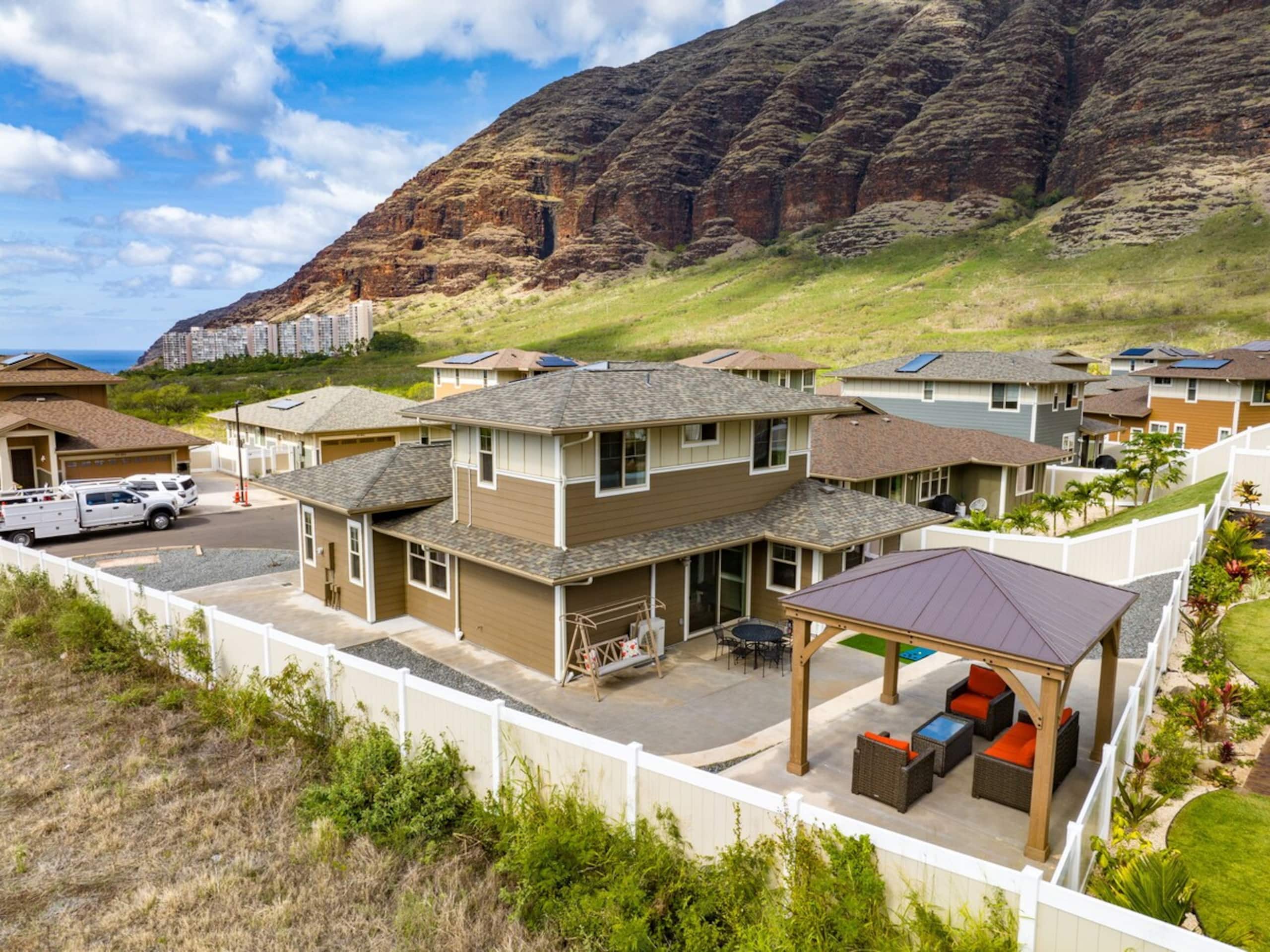 Makaha Villa by AvantStay, Mountain + Ocean Views - Photo 46