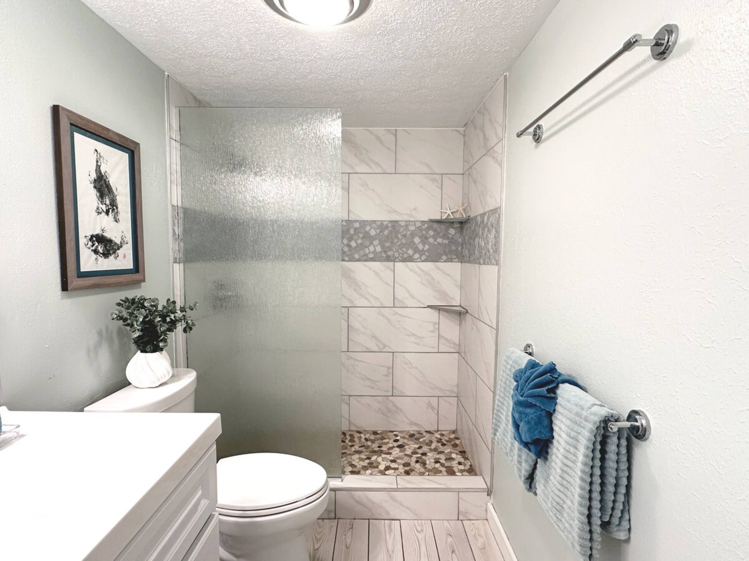 Best Location Across Best Beach! New AC throughout - Photo 22