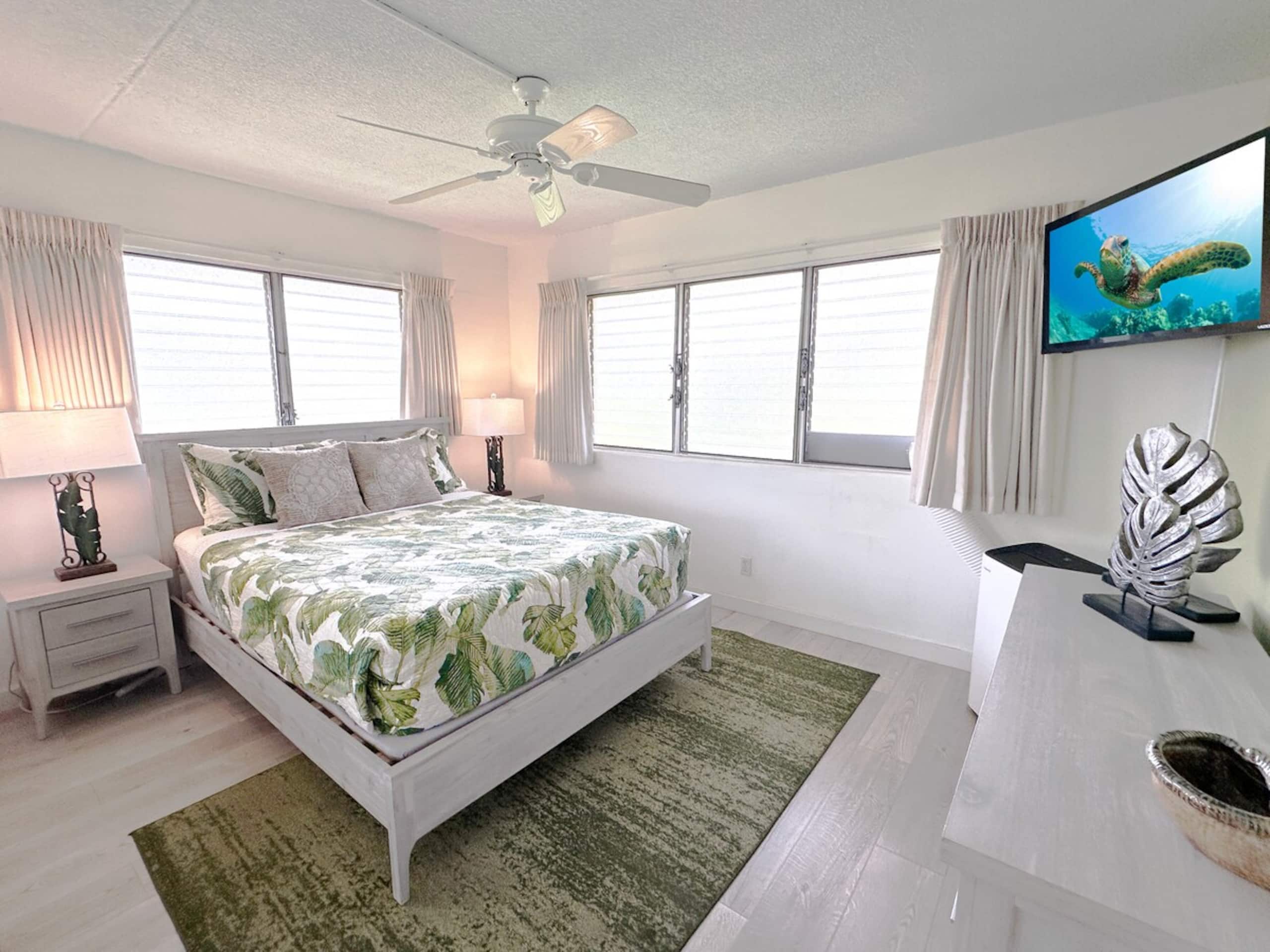 Best Location Across Best Beach! New AC throughout - Photo 11