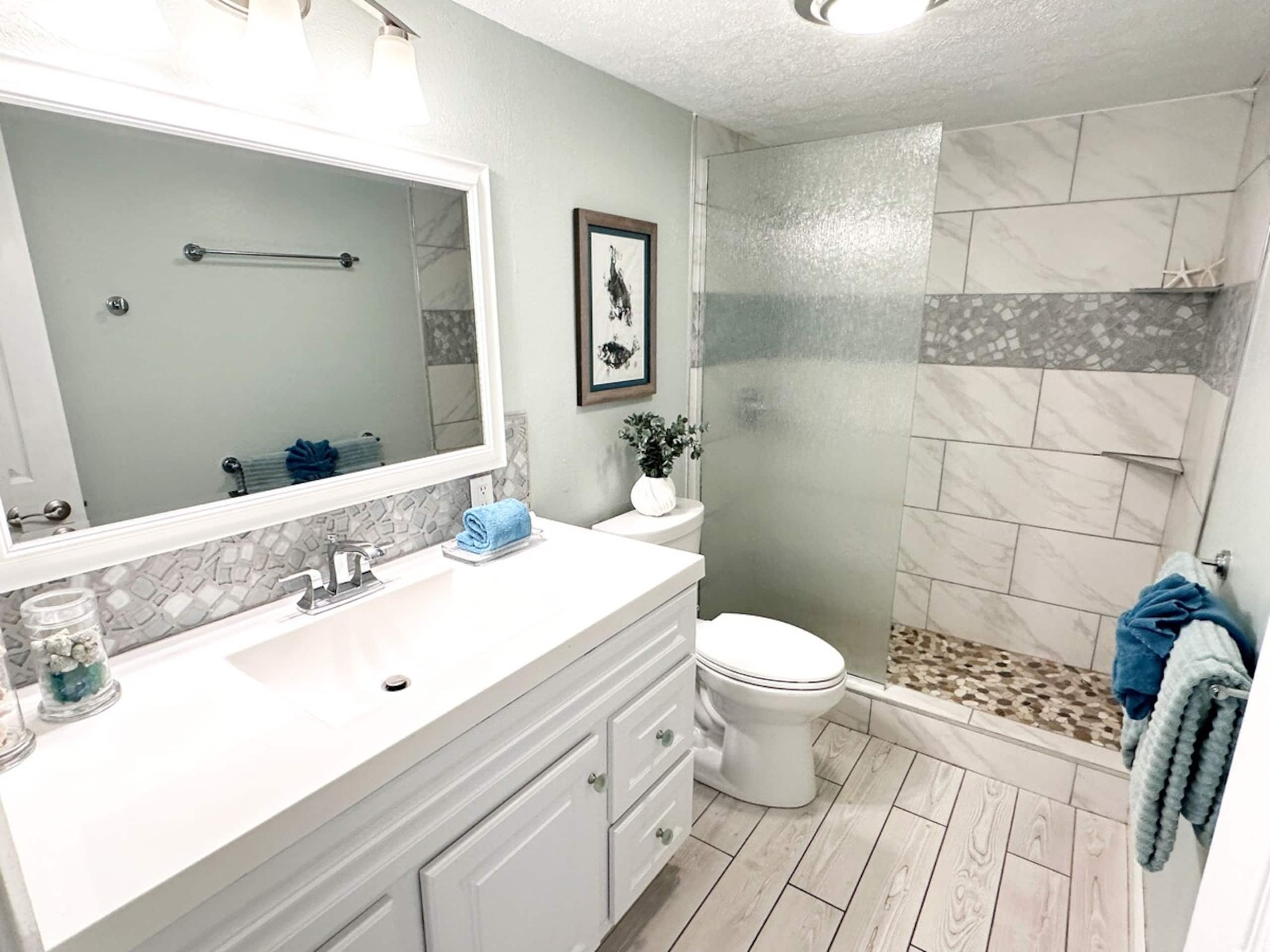 Best Location Across Best Beach! New AC throughout - Photo 16