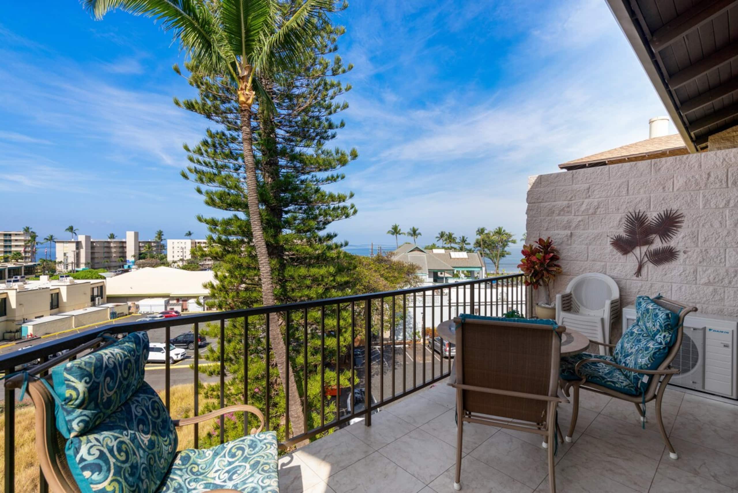 Kihei Alii Kai Front Row Penthouse, Walk to Beach - Photo 21