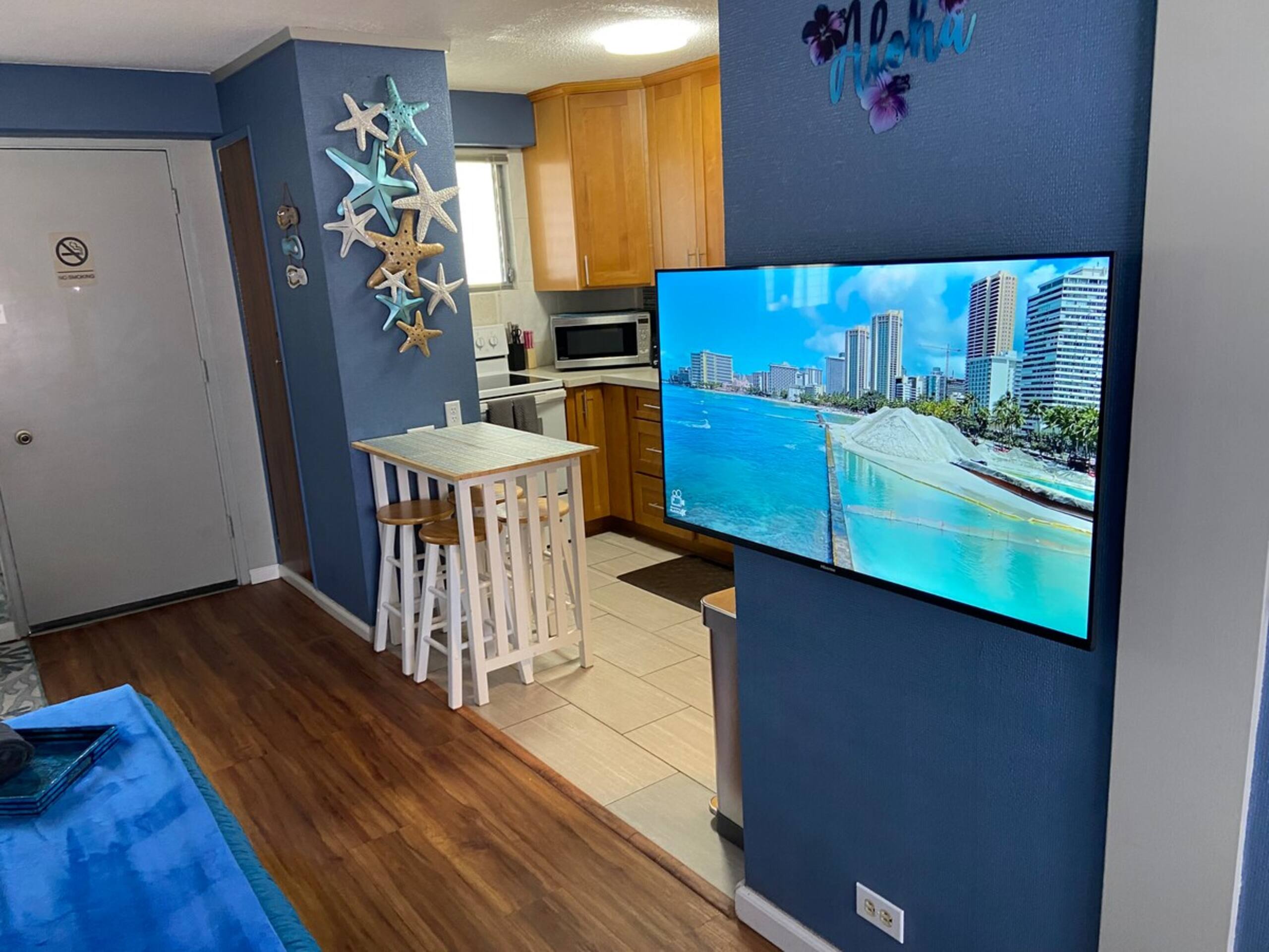 Wakiki condo near beach, kitchen, pool, sleeps 8 - Photo 32