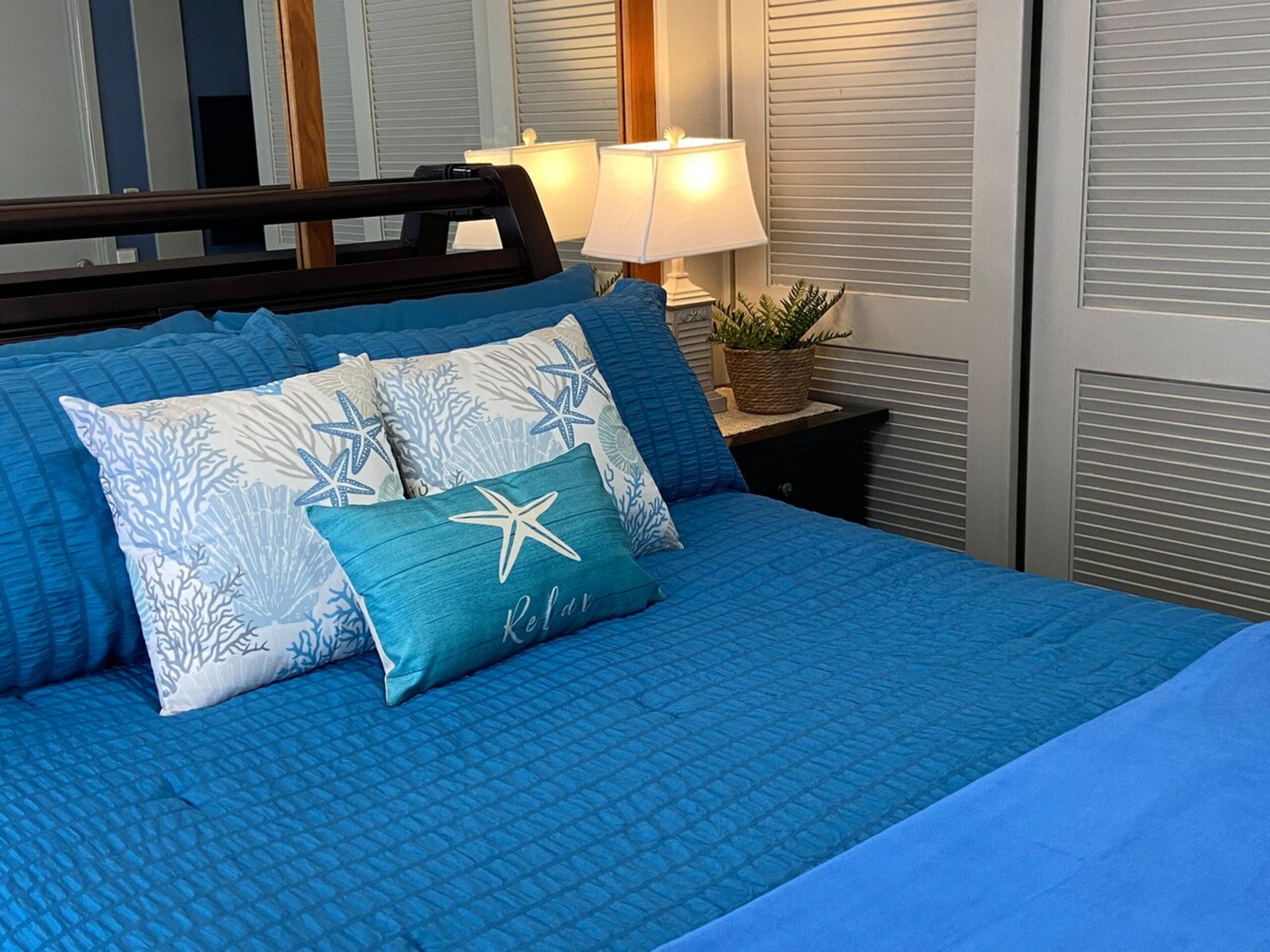 Wakiki condo near beach, kitchen, pool, sleeps 8 - Photo 3