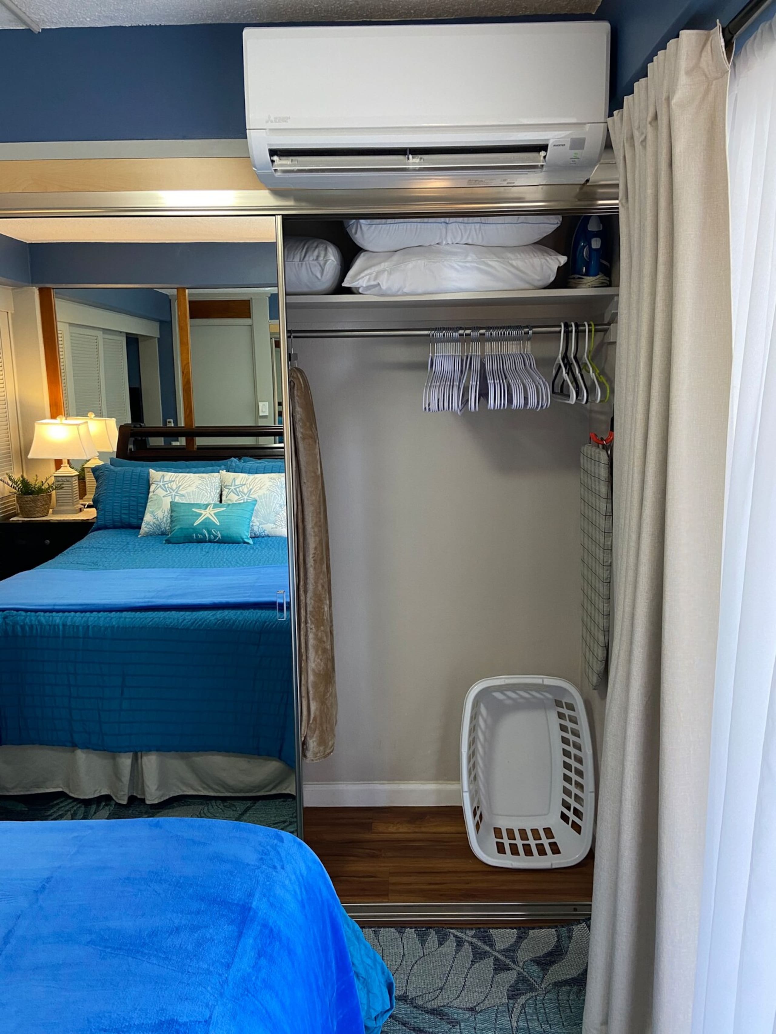 Wakiki condo near beach, kitchen, pool, sleeps 8 - Photo 43