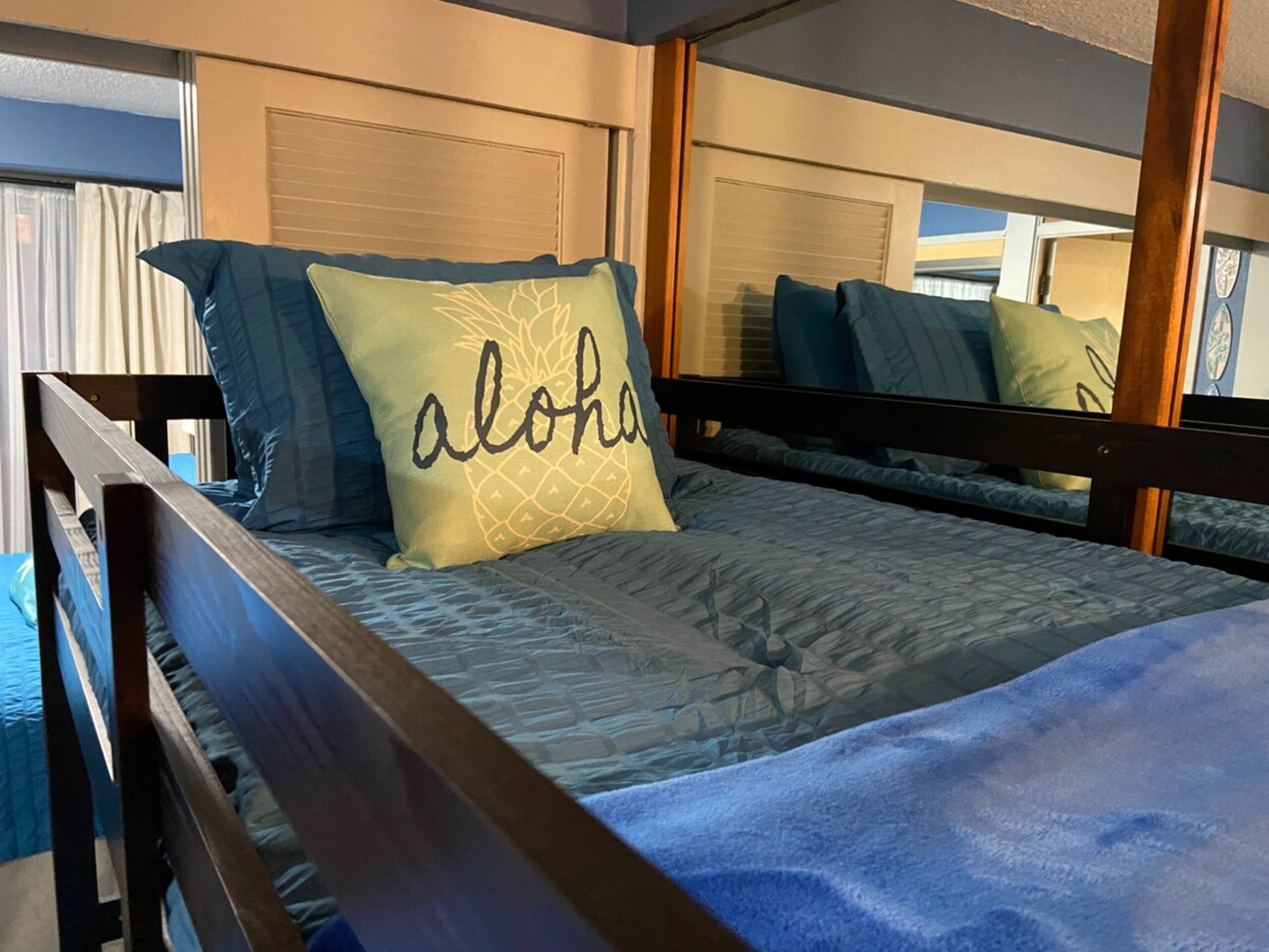 Wakiki condo near beach, kitchen, pool, sleeps 8 - Photo 46
