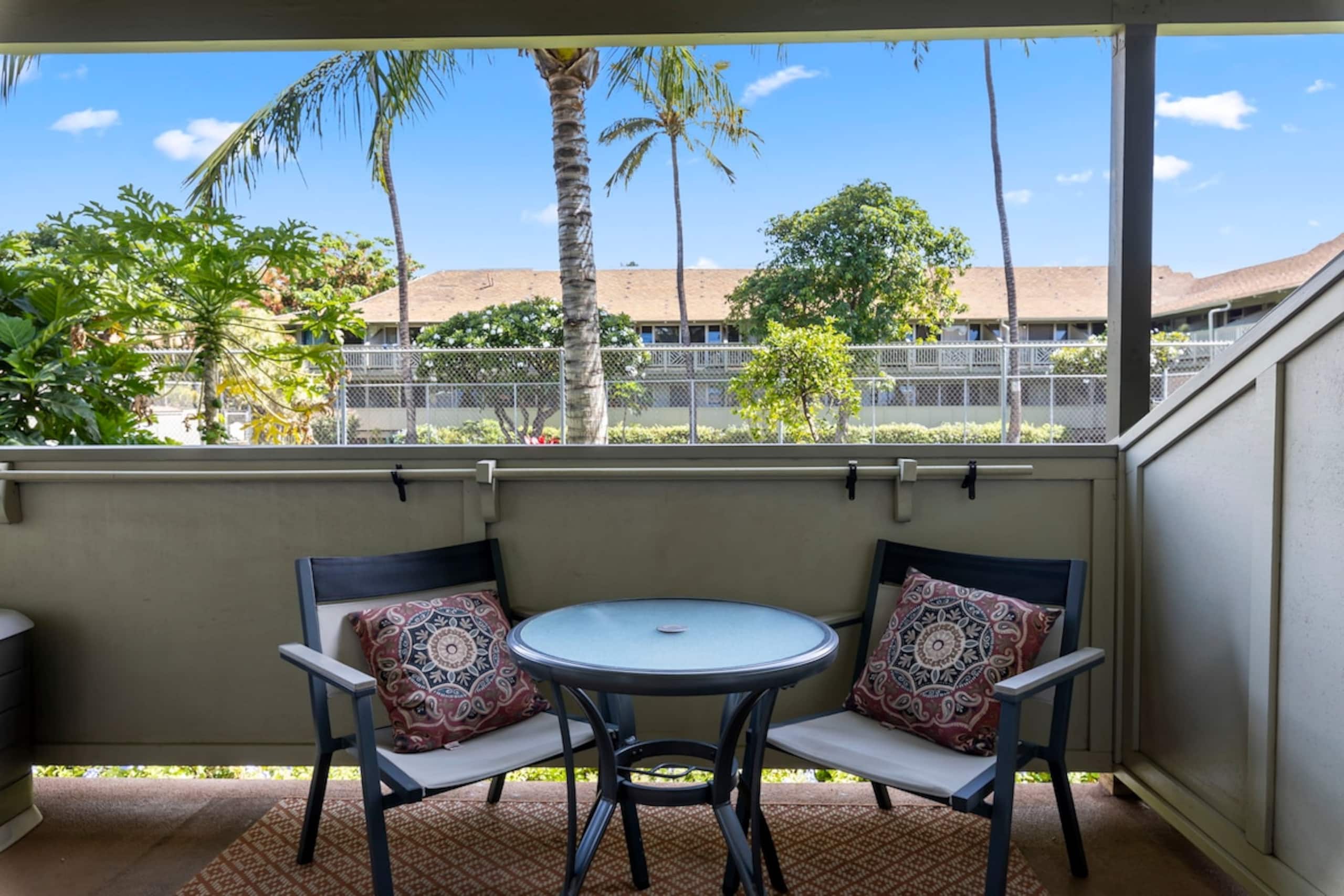 Remodeled Ground floor studio AC across from beach - Photo 7