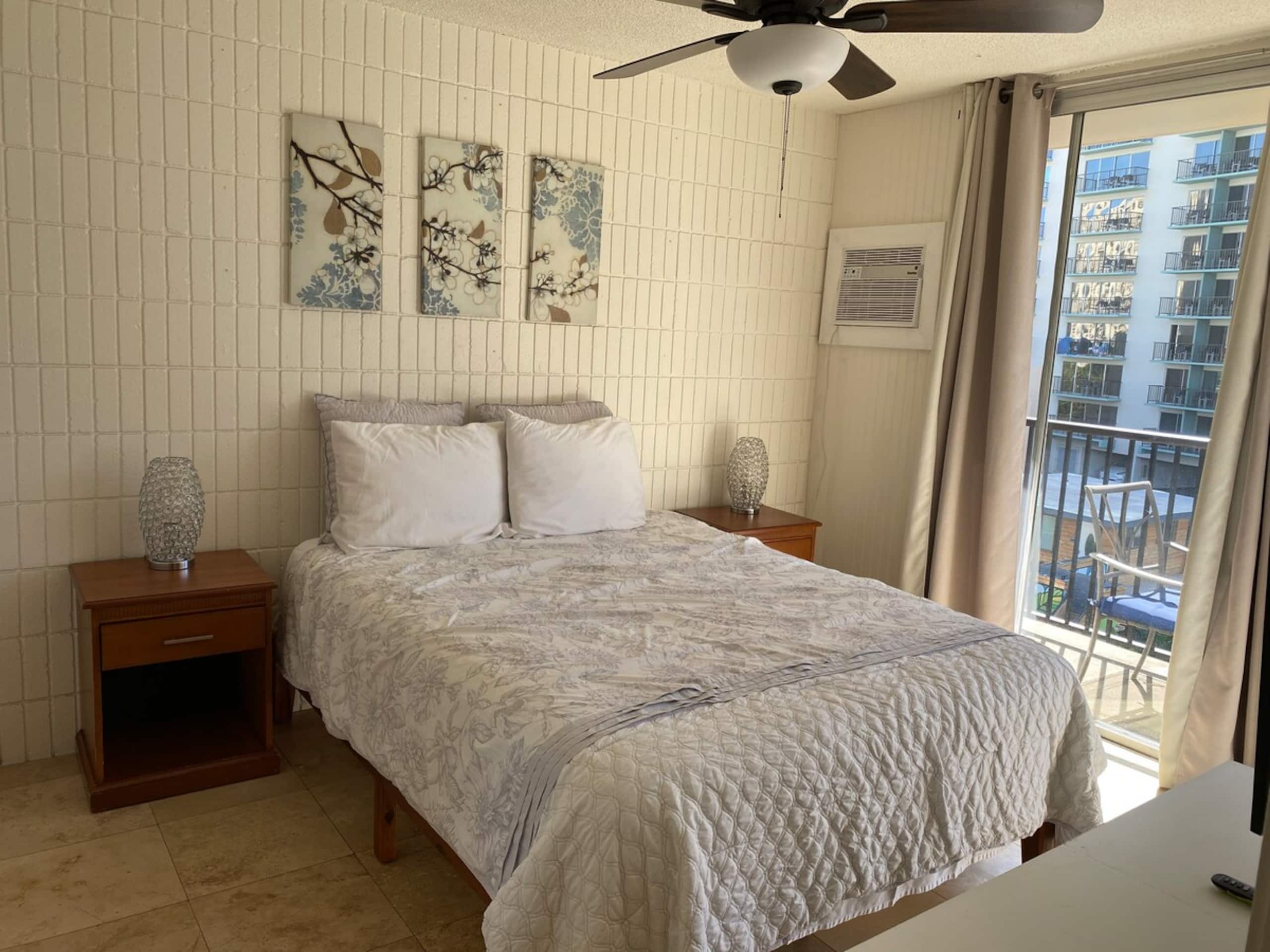 Clean and Convenient 1 Bdrm Suite in Waikiki - Photo 3