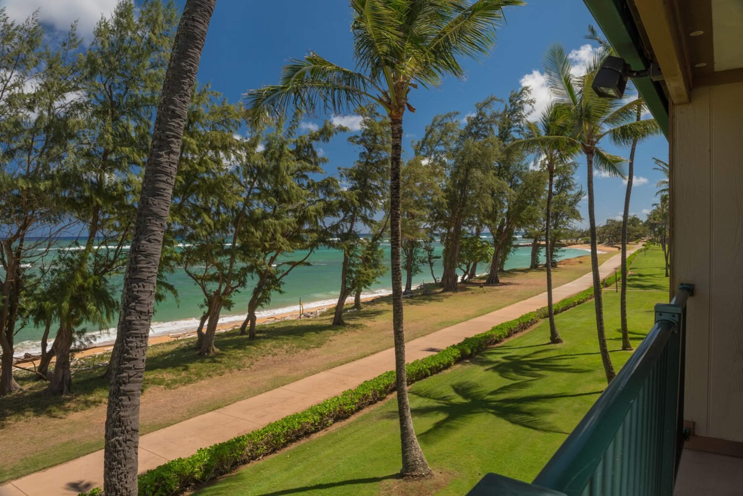Corner Beachfront Penthouse w/AC - Photo 3