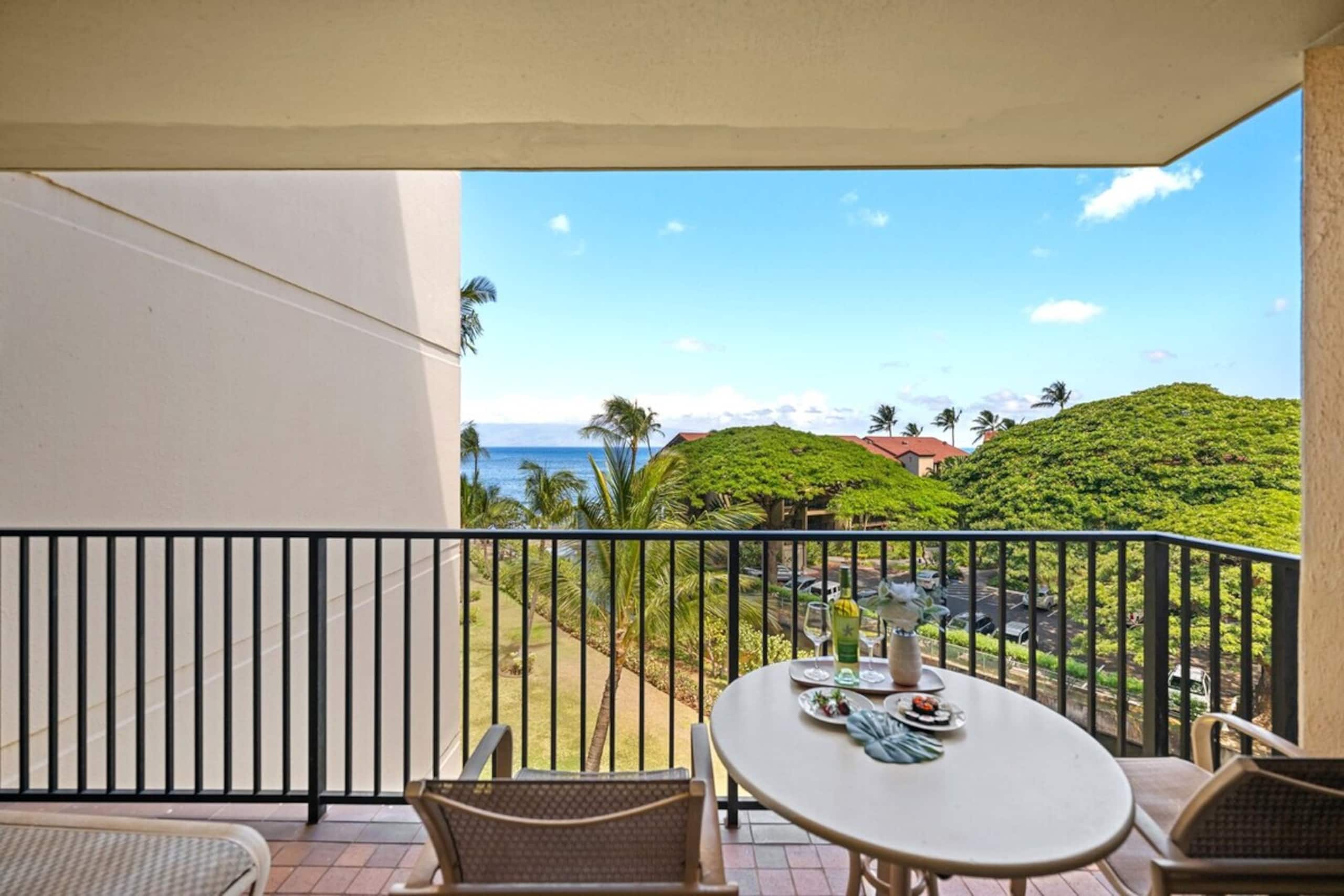 Paradise found, ocean views, lush vibes - Photo 1