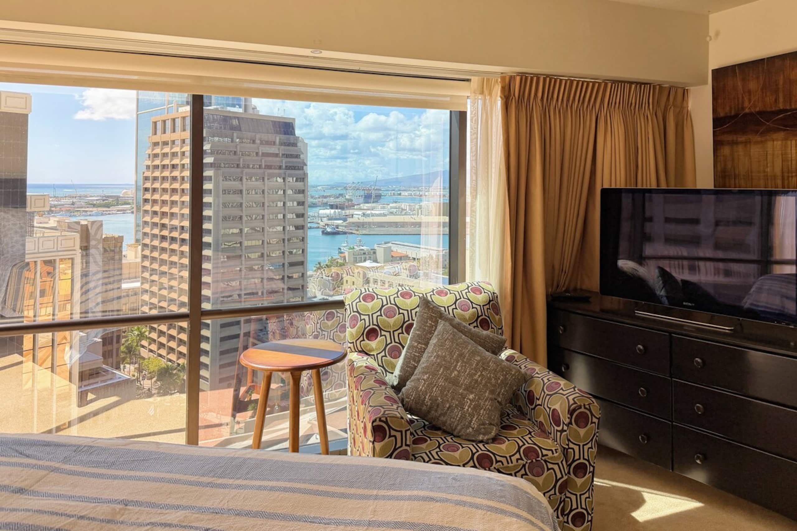 Oceanview Downtown Suite - Photo 11