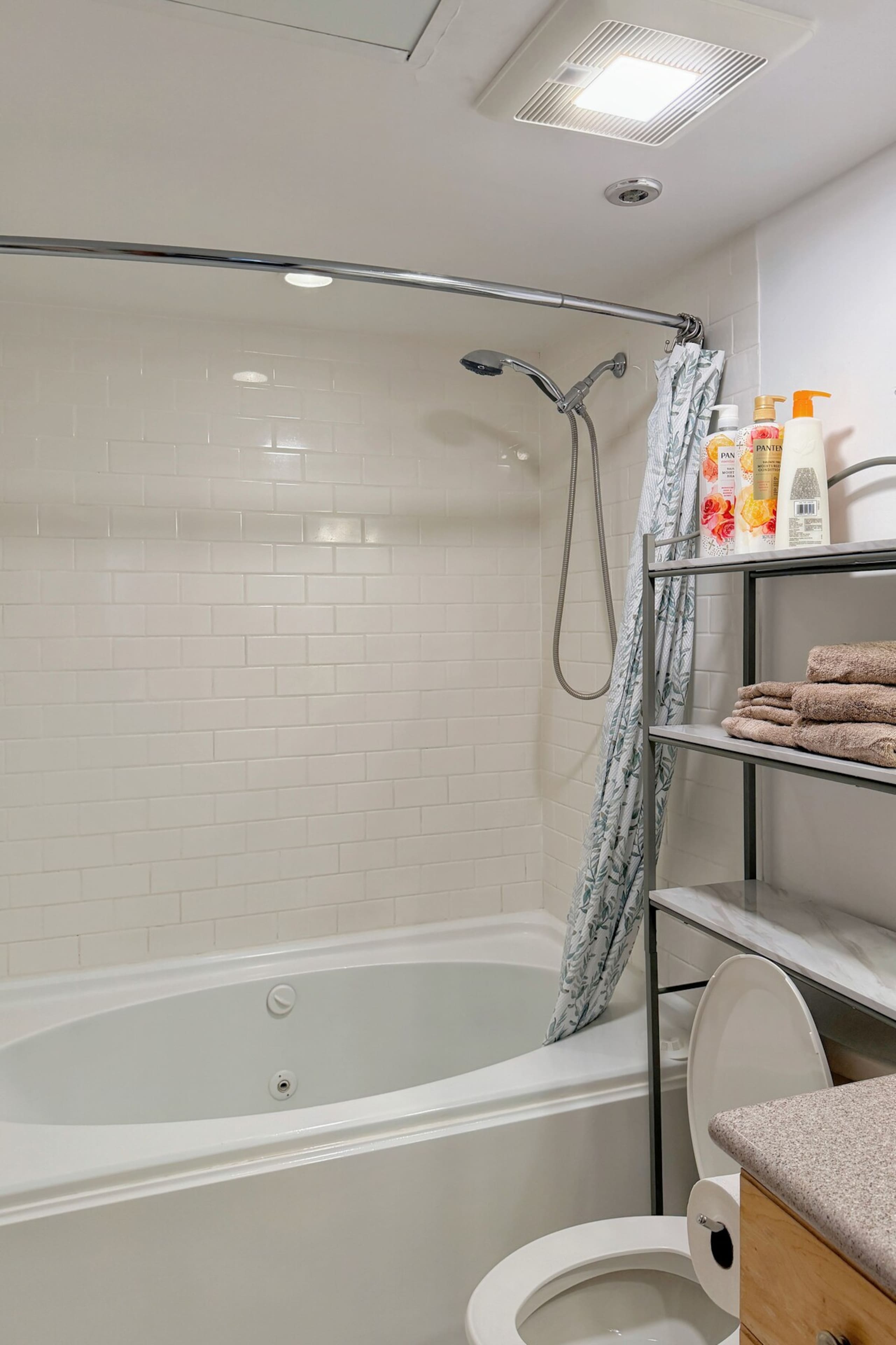 Oceanview Downtown Suite - Photo 16