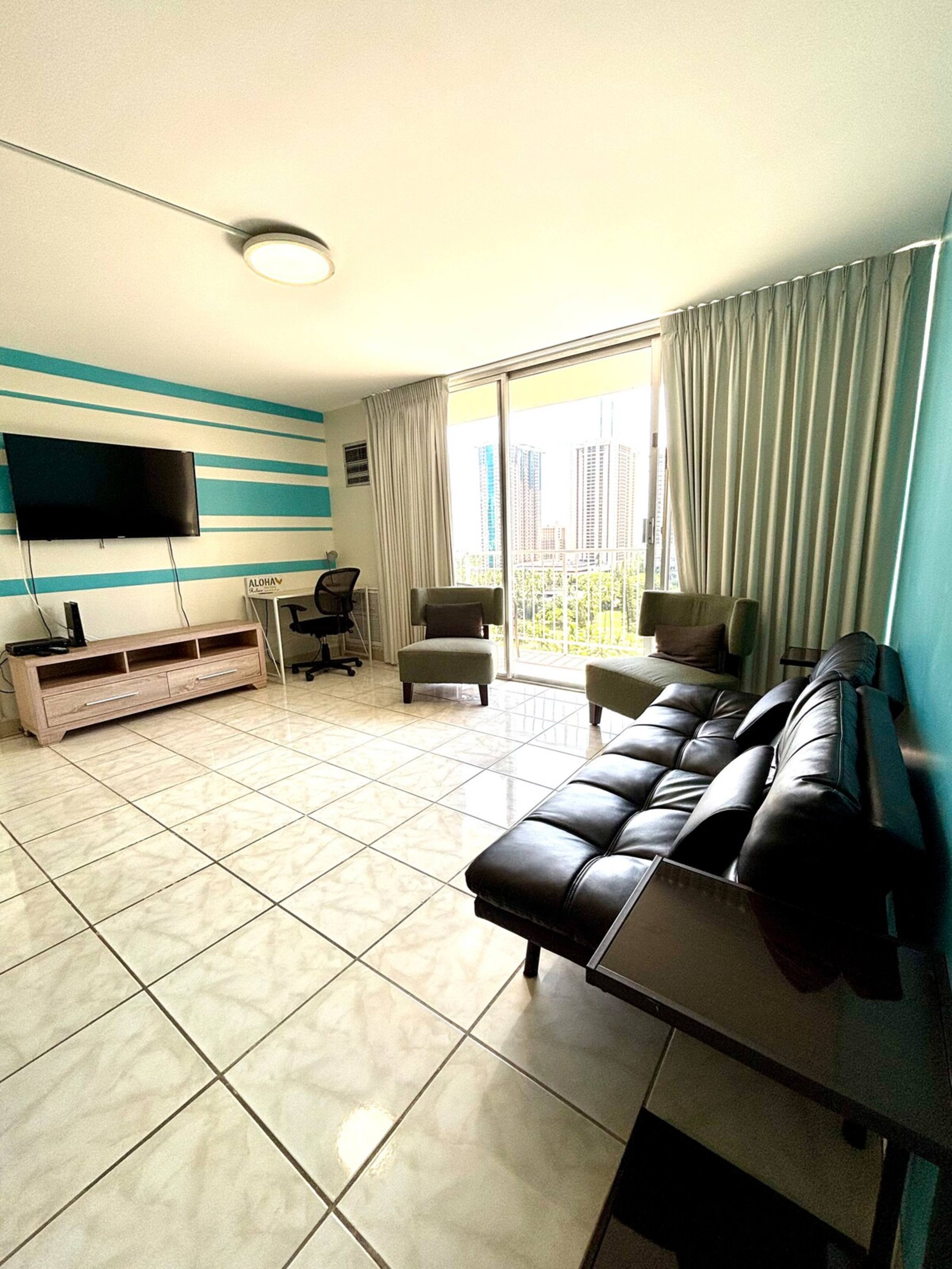 Waikiki 1 Bedroom Ocean FREE Parking Kitchen - Photo 5