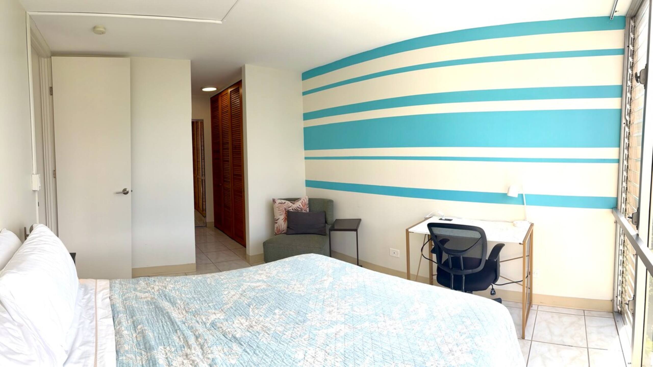 Waikiki 1 Bedroom Ocean FREE Parking Kitchen - Photo 18