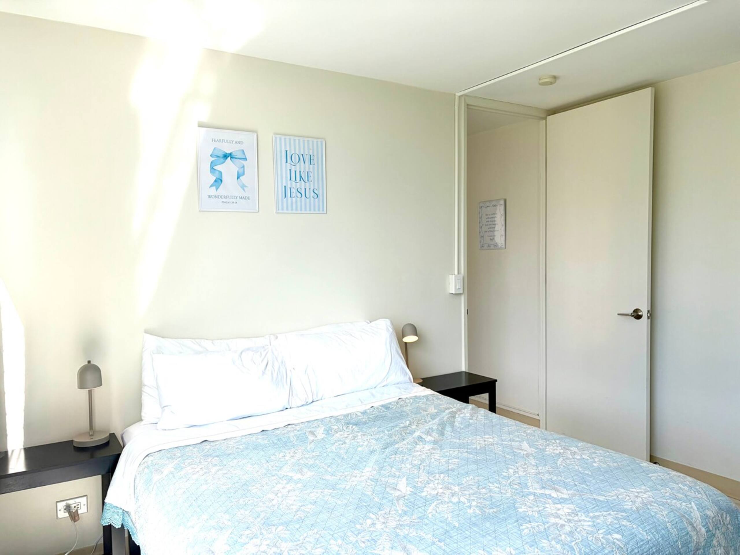 Waikiki 1 Bedroom Ocean FREE Parking Kitchen - Photo 24