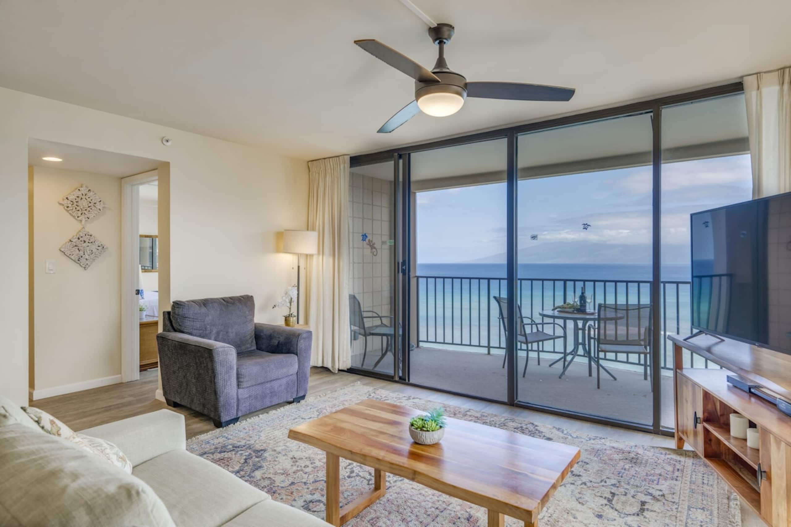 Ocean breezes greet you in this 12th-floor condo - Main photo