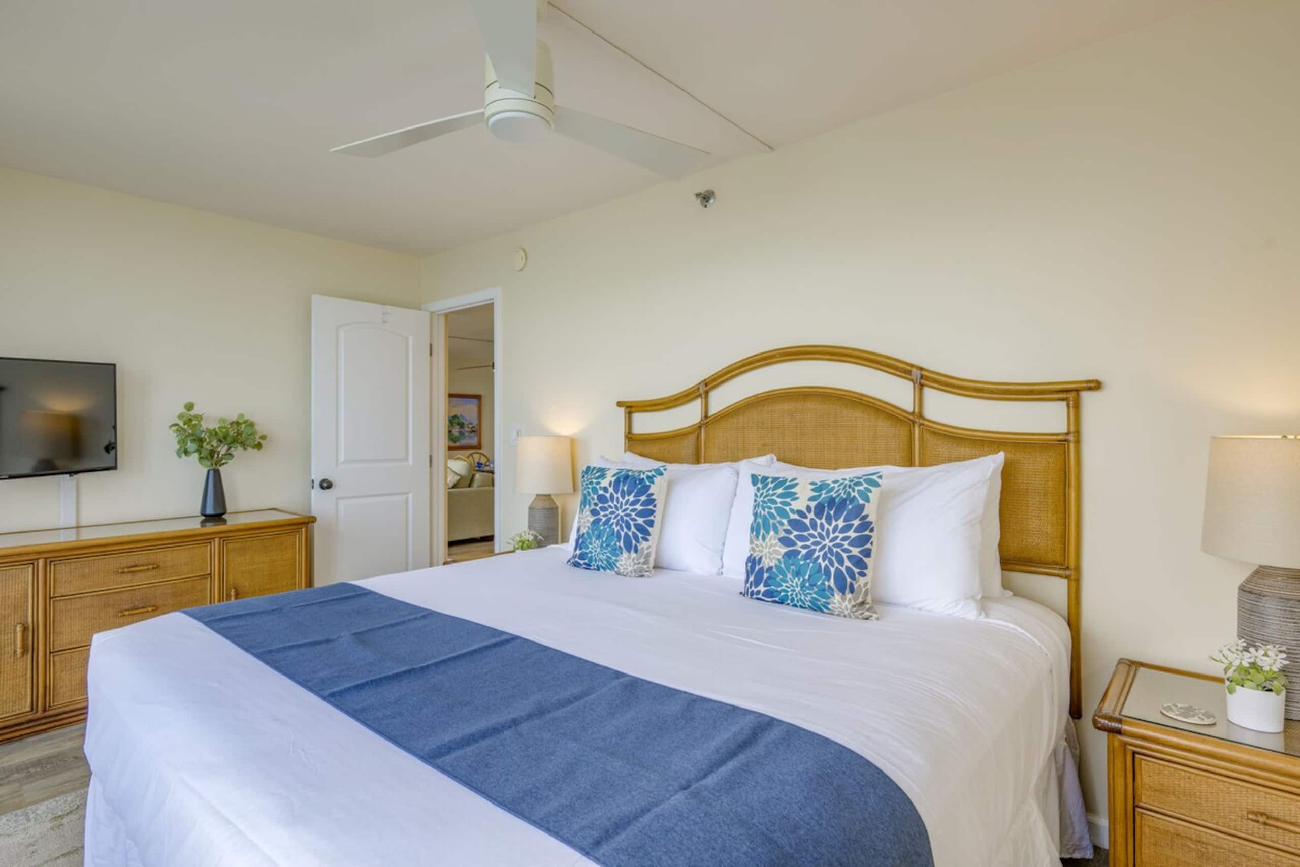Ocean breezes greet you in this 12th-floor condo - Photo 17