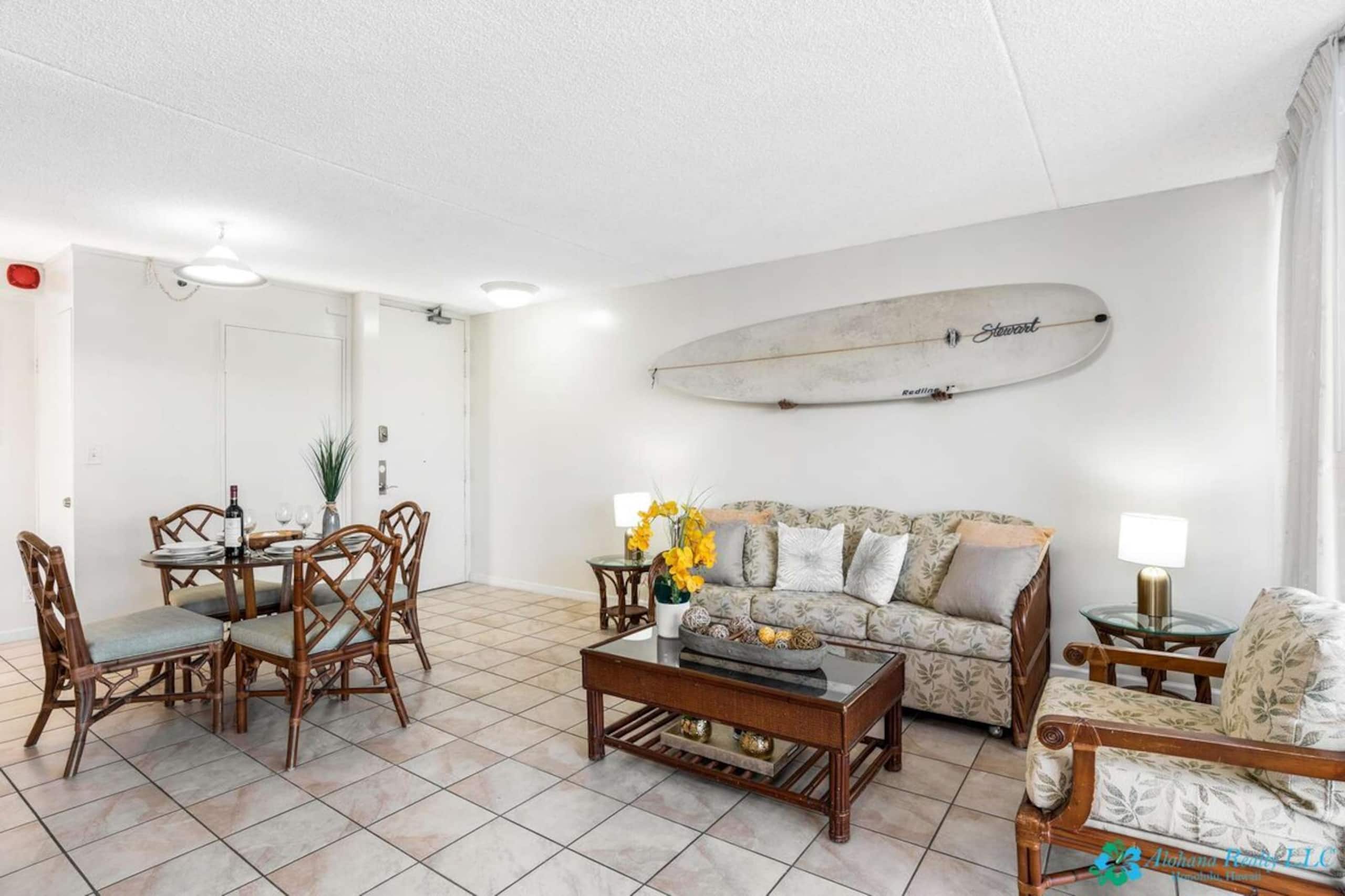 25th Fl Waikiki Banyan | King | Mtn View | Parking - Photo 20