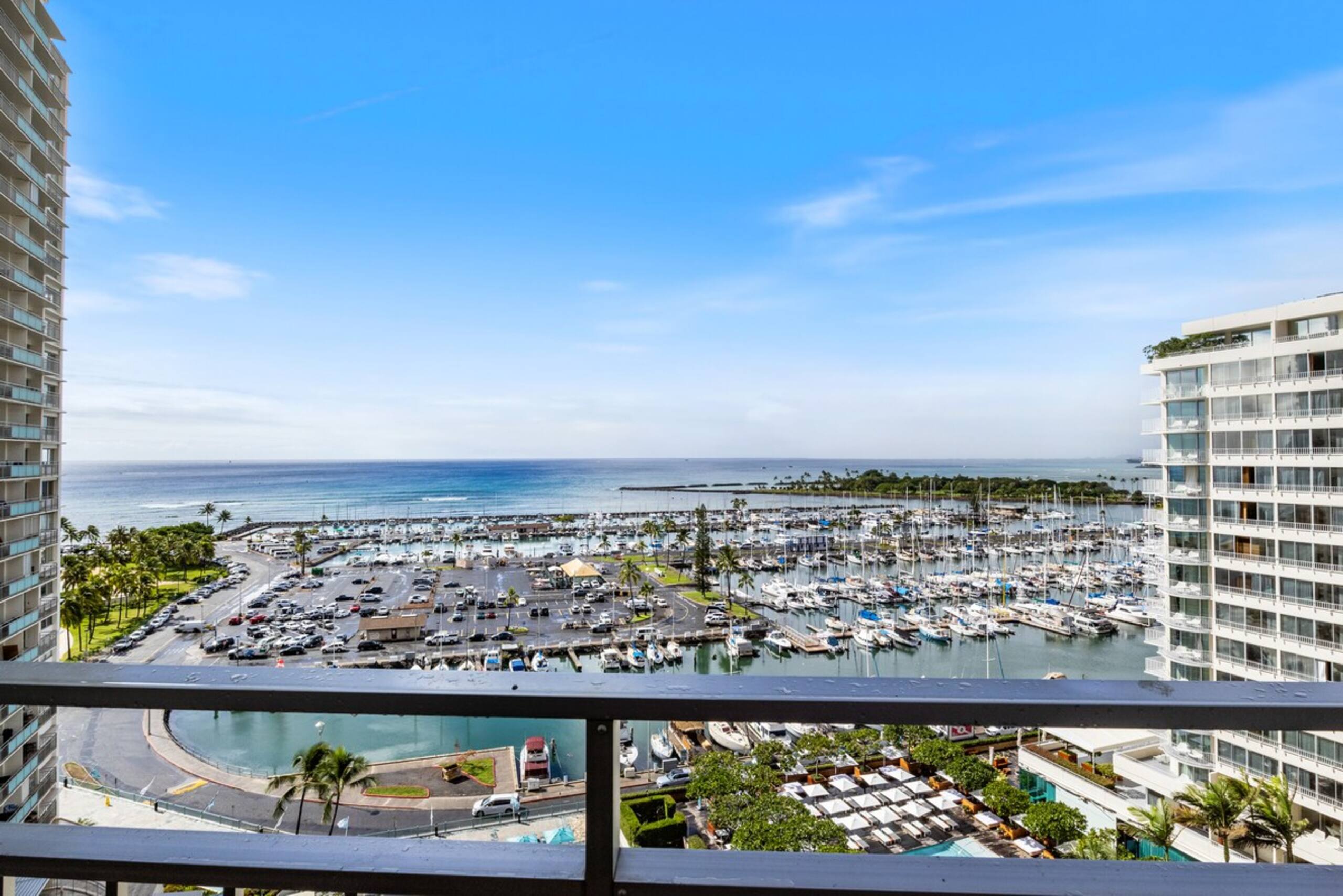 OceanView Ilikai Condo Free Parking/Pool -Sleeps 6 - Photo 9