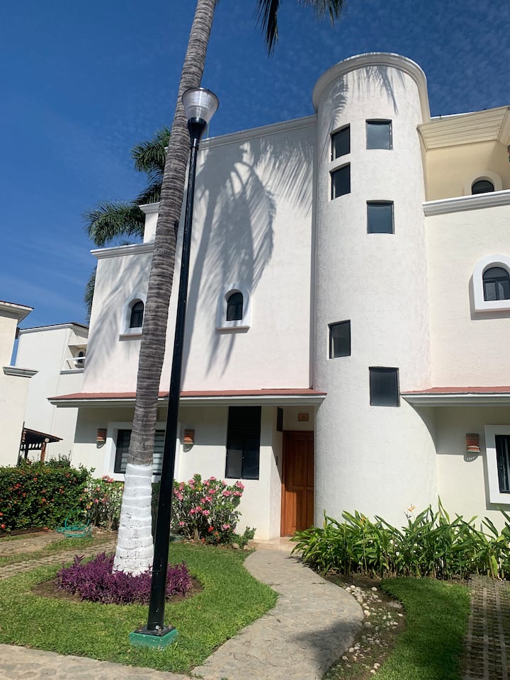 Villa Golf Con Alberca Y Acceso A Playa. - Acapulco