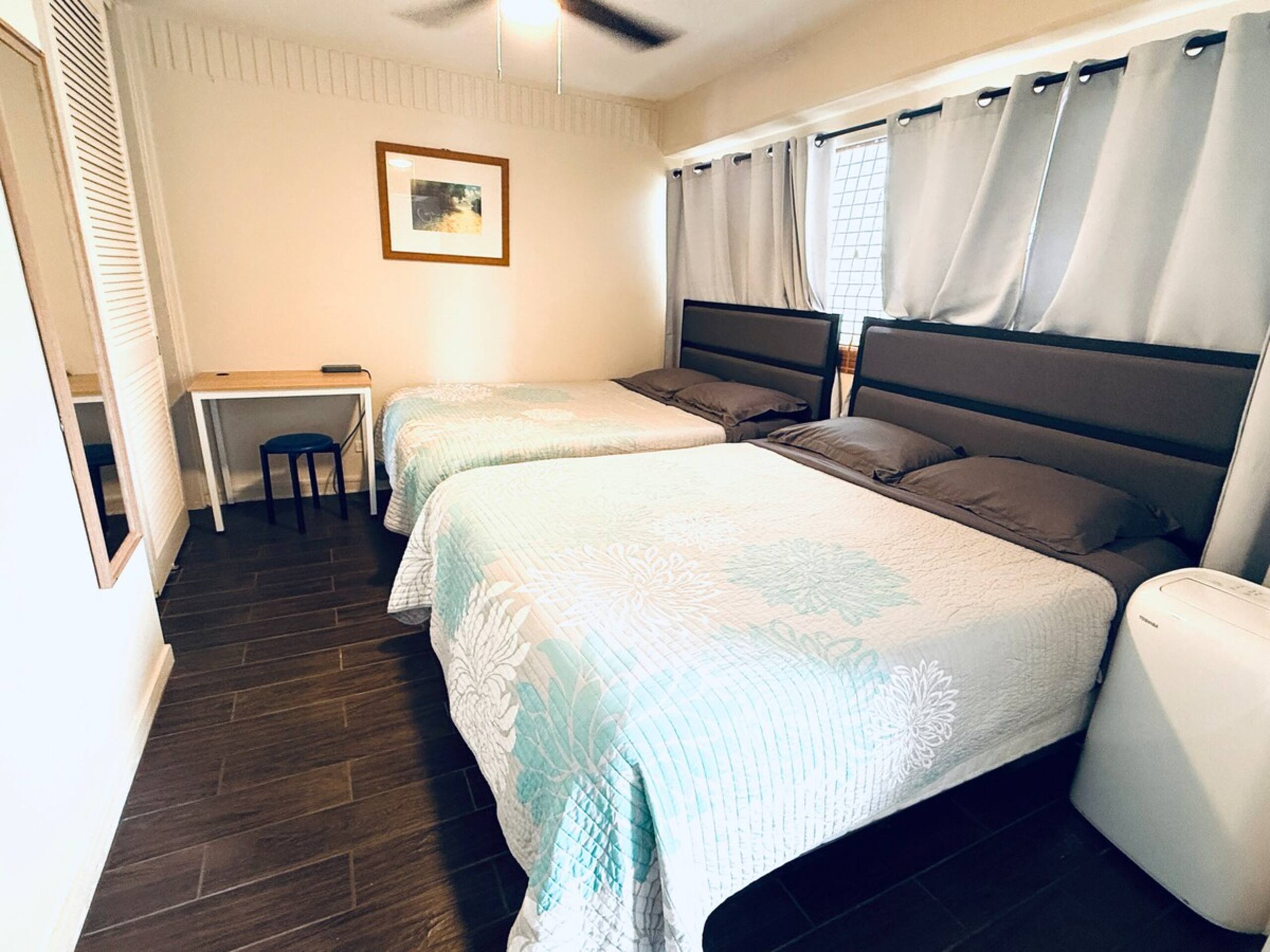 Waikiki 2 Bedroom w/ Covered Parking, Family Condo - Photo 4