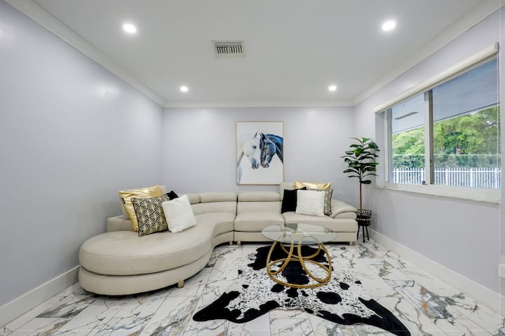 < 3 Mi To Hard Rock Stadium! Family-friendly Home - Miami Gardens, FL