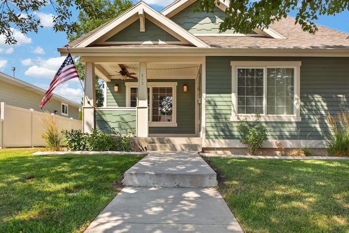 Midtown Craftsmen Bungalow For 6 - Billings, MT