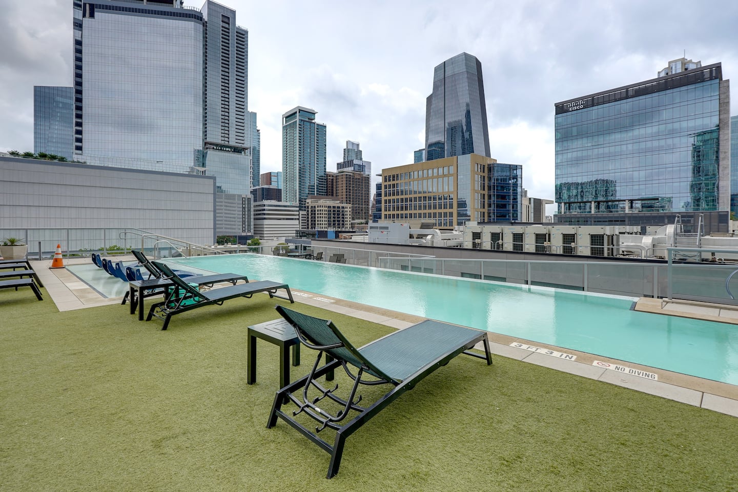 Explore Dtwn Austin! Luxe High-Rise Escape w/ Pool