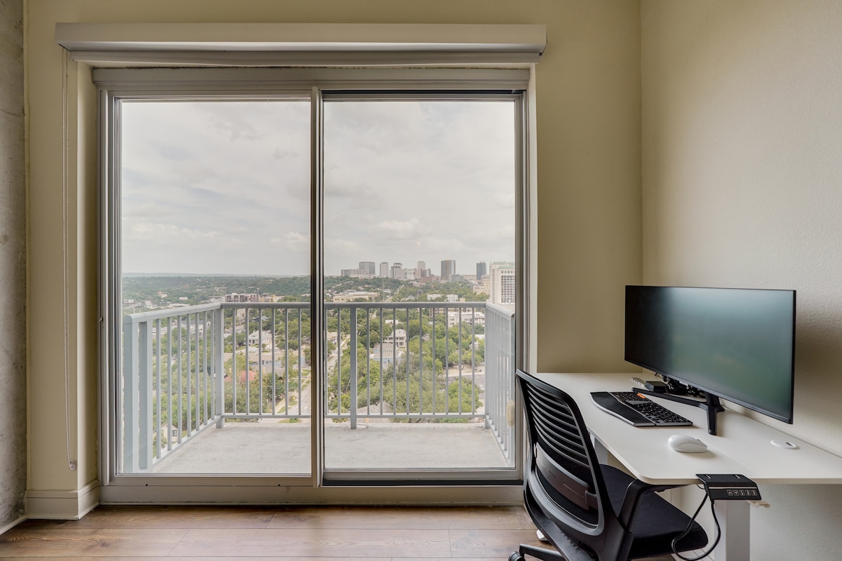 Explore Dtwn Austin! Luxe High-Rise Escape w/ Pool