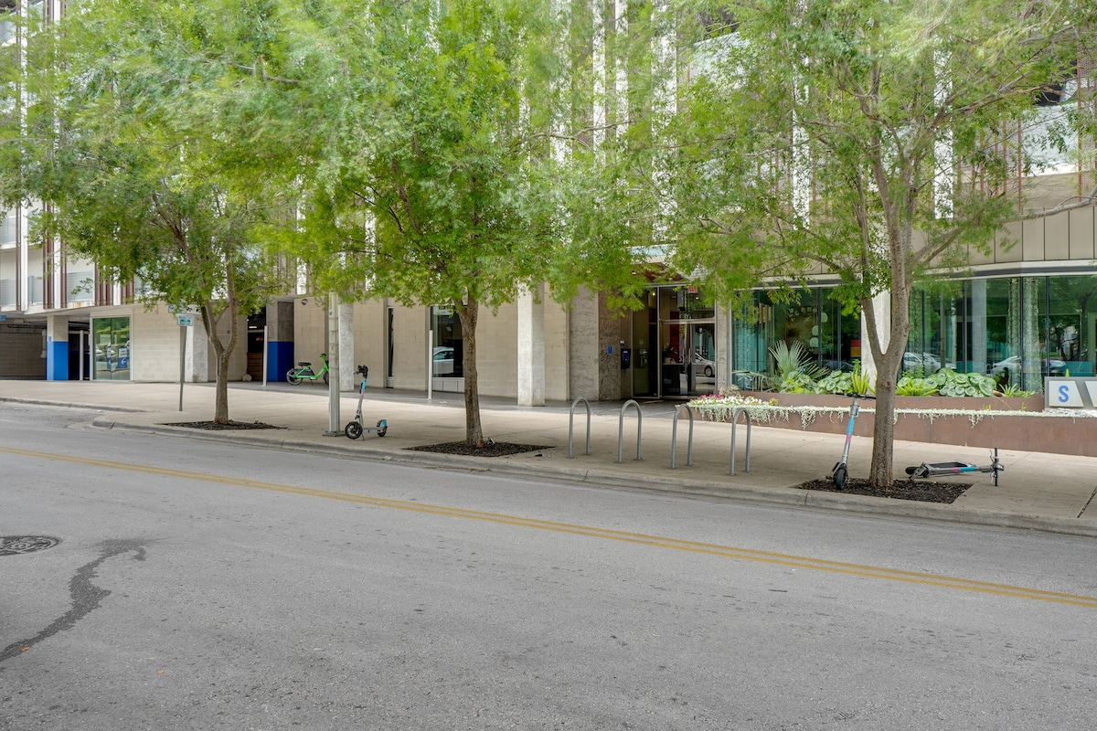 Explore Dtwn Austin! Luxe High-Rise Escape w/ Pool